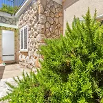 Cosy Near Lapad Bay شقة