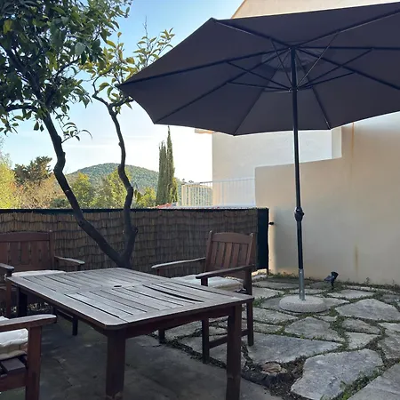 アパート Cosy Close To Lapad Promenade And