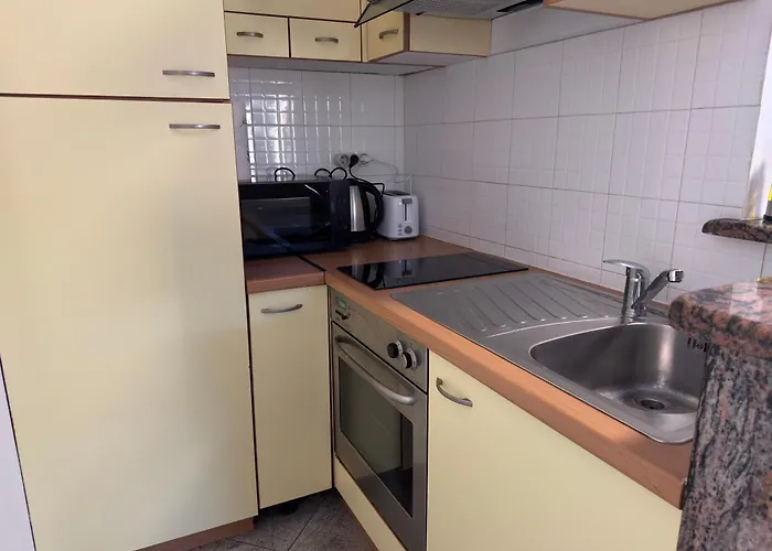 Cosy Close To Lapad Promenade And شقة *