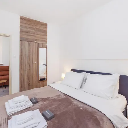 Cosy Near Lapad Bay Apartment